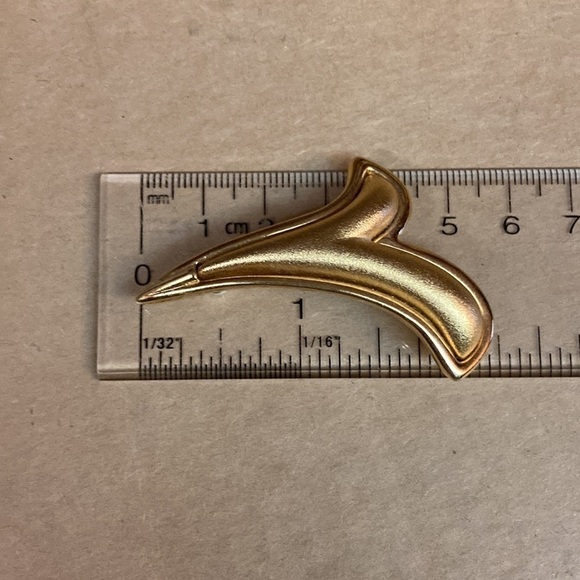 Women’s Gold Tone Brooch Brushed and Polished finish Signed Keyes Vintage - Picture 4 of 4